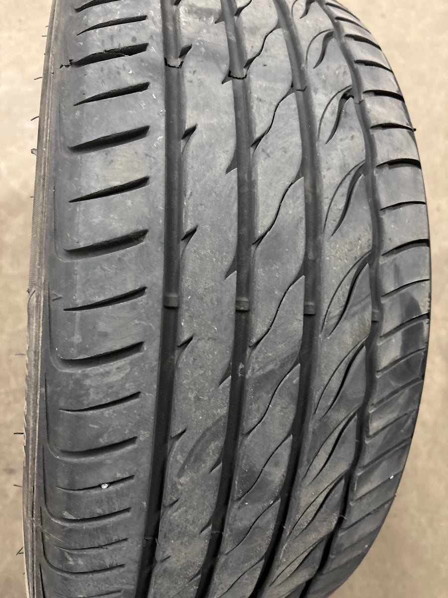 2 x P235/45R18 98W Farroad FRD26