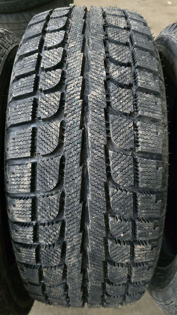 4 x P225/55R17 101T Maxtrek Trek M7