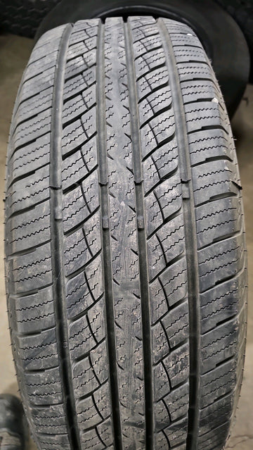 2 x P235/65R17 104T Westlake SU318