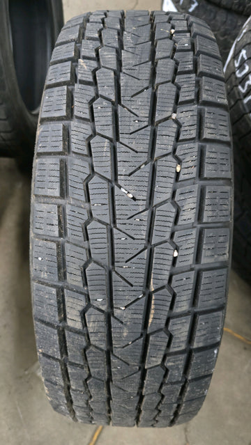 2 x P205/60R16 92H Yokohama Ice Guard IG53