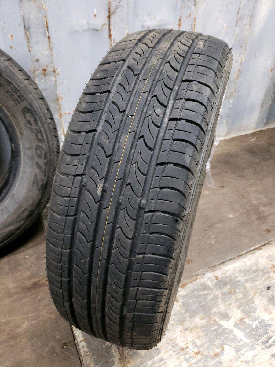 2 x P215/65R16 98H Nexen CP672