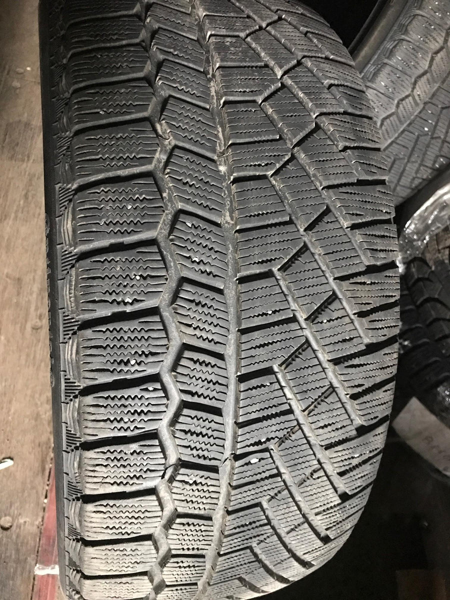 4 x P225/45R17 94T Continental Extreme Winter Contact