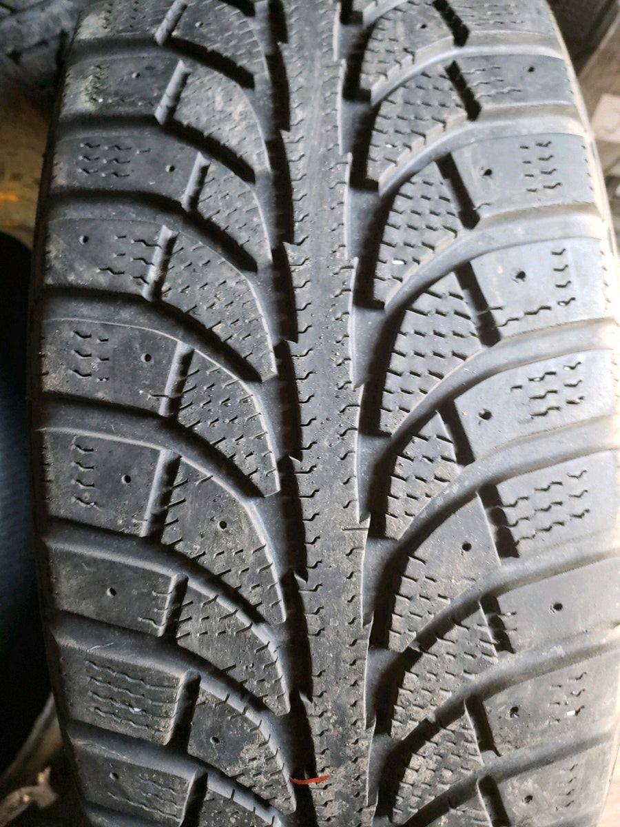 2 x P205/60R16 96T GT Radial Champiro Ice Pro