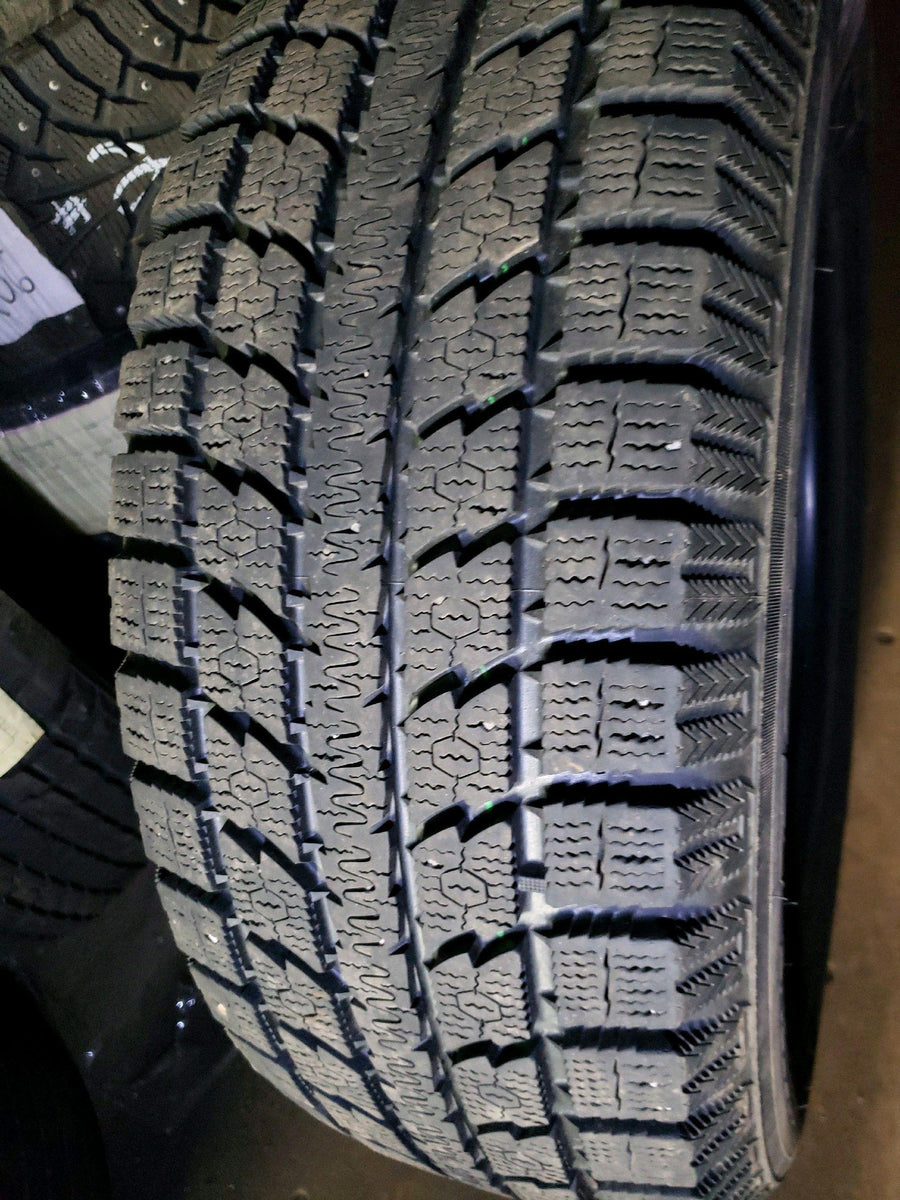 4 x P235/60R17 102T Toyo Observe GSi5