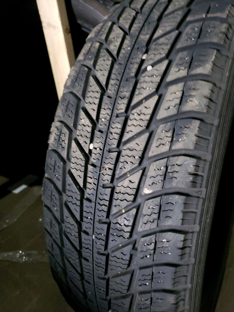 2 x P215/65R16 98Q Toyo Observe GP4