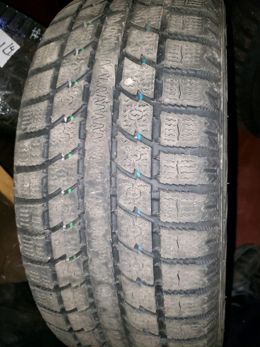 2 x P205/55R16 94T Toyo Observe GSi5