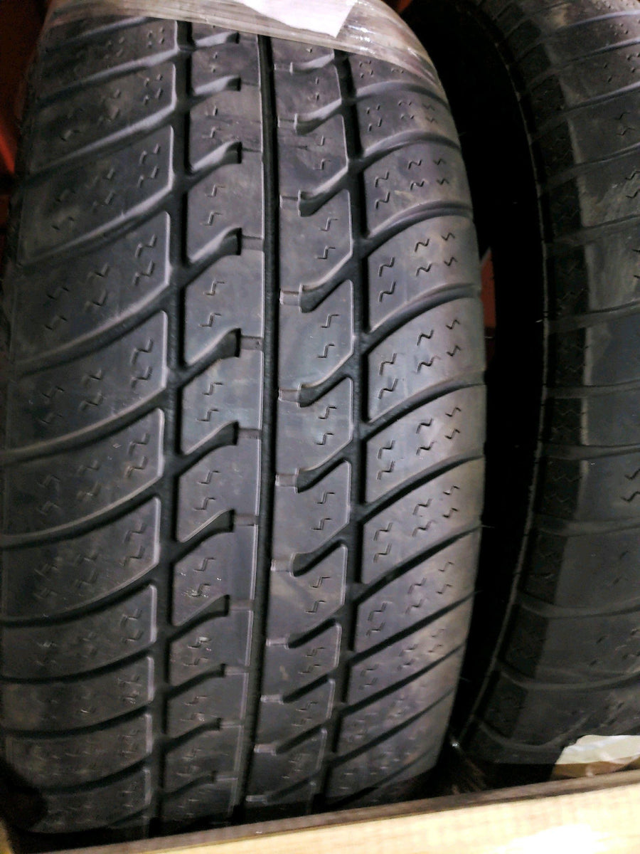 2 x P225/60R16 97H Motomaster SE