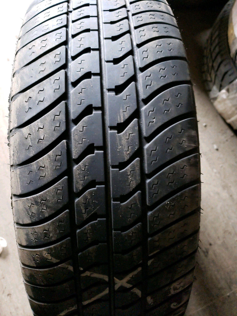 2 x P225/60R16 97H Motomaster SE