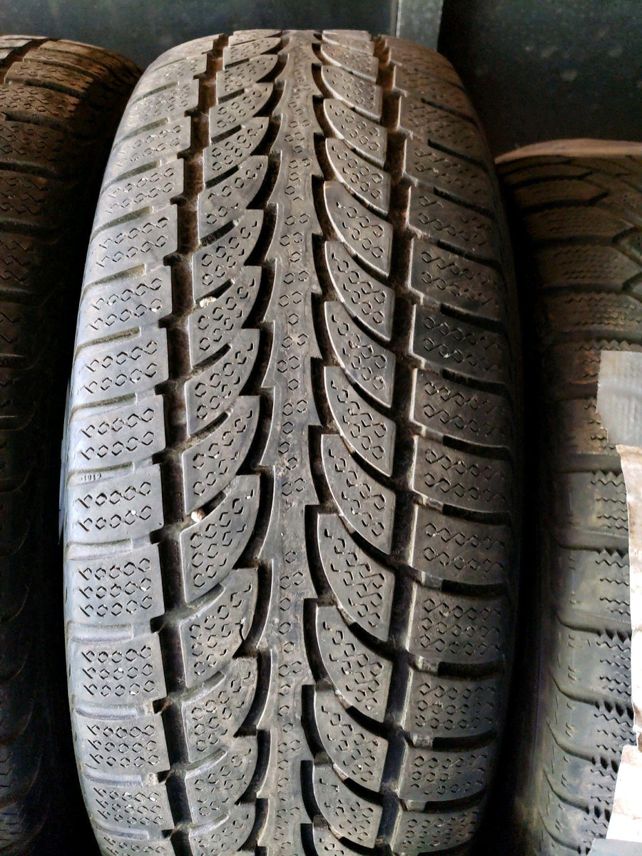 2 x P235/60R18 107V Nokian WR