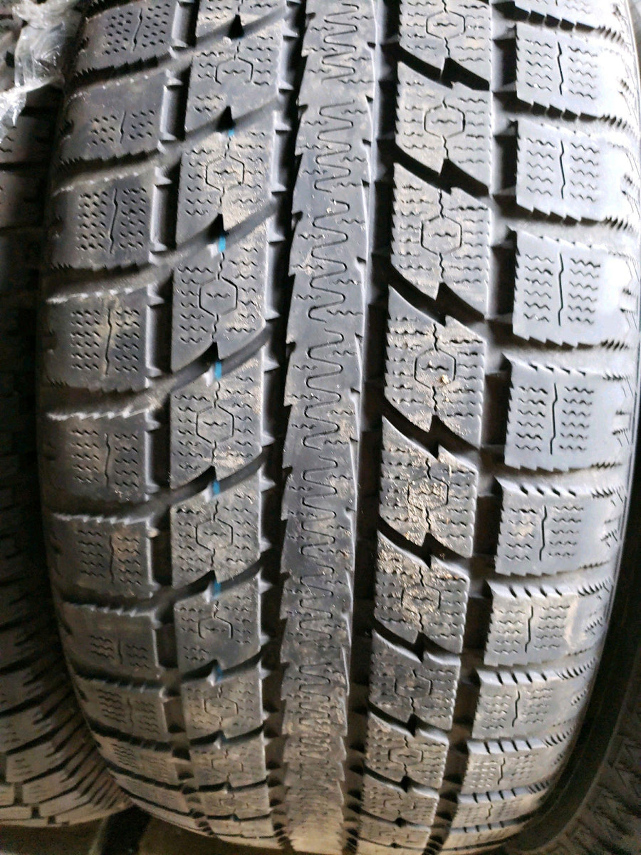 2 x P265/50R20 206H Toyo Observe GSi5