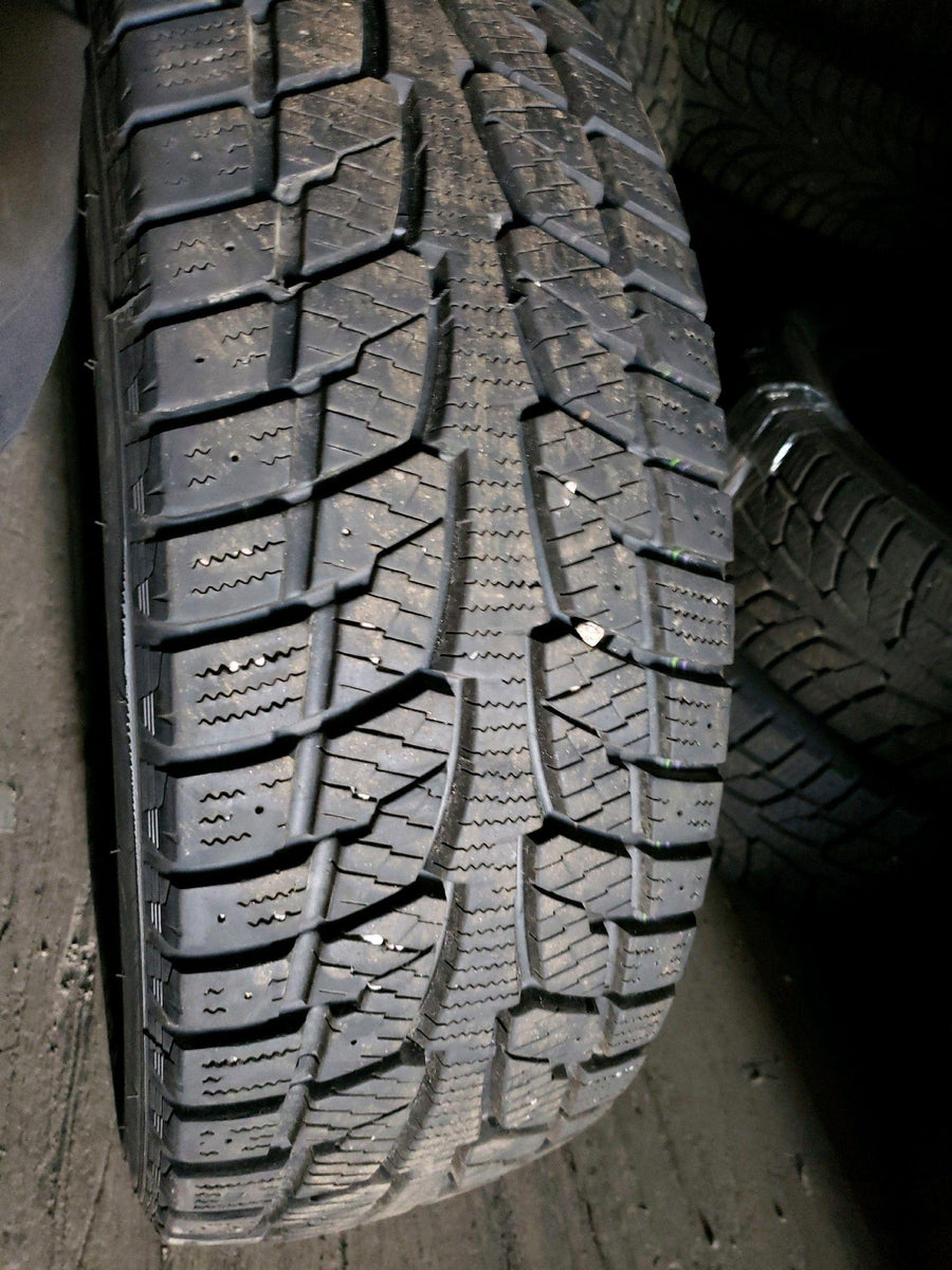 4 x LT235/65R16 121/119R Hankook Winter iPike