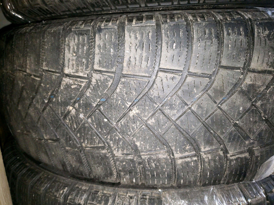 4 x P195/65R15 95T Pirelli Winter Ice Zero FR