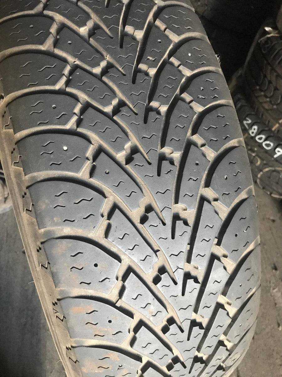 1 x P215/70R15 98S Goodyear Nordic Winter