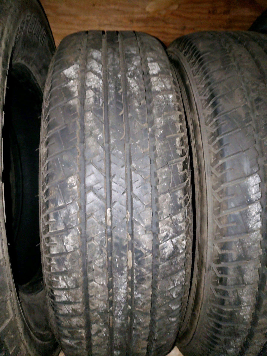 2 x P215/65R17 98T Firestone FR710