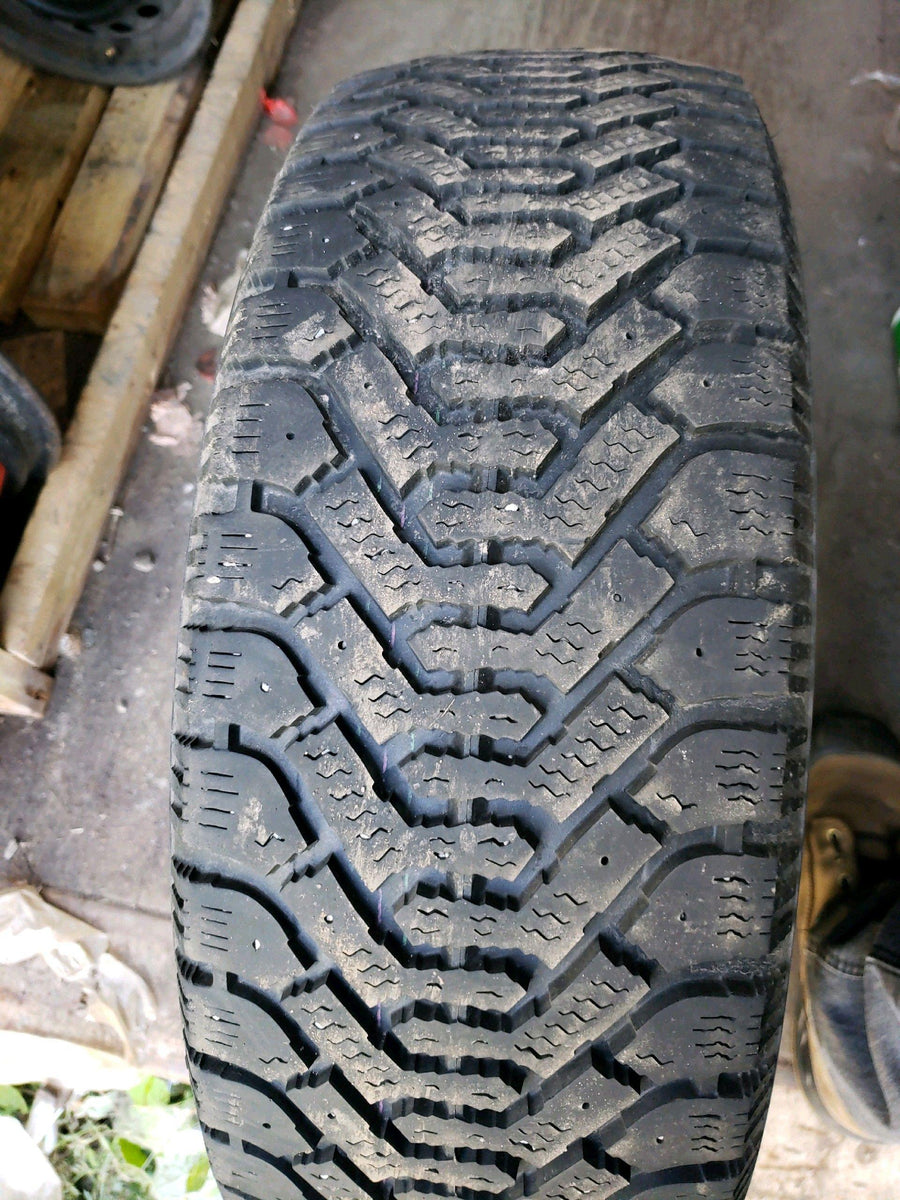 4 x P205/60R15 90S Goodyear Nordic