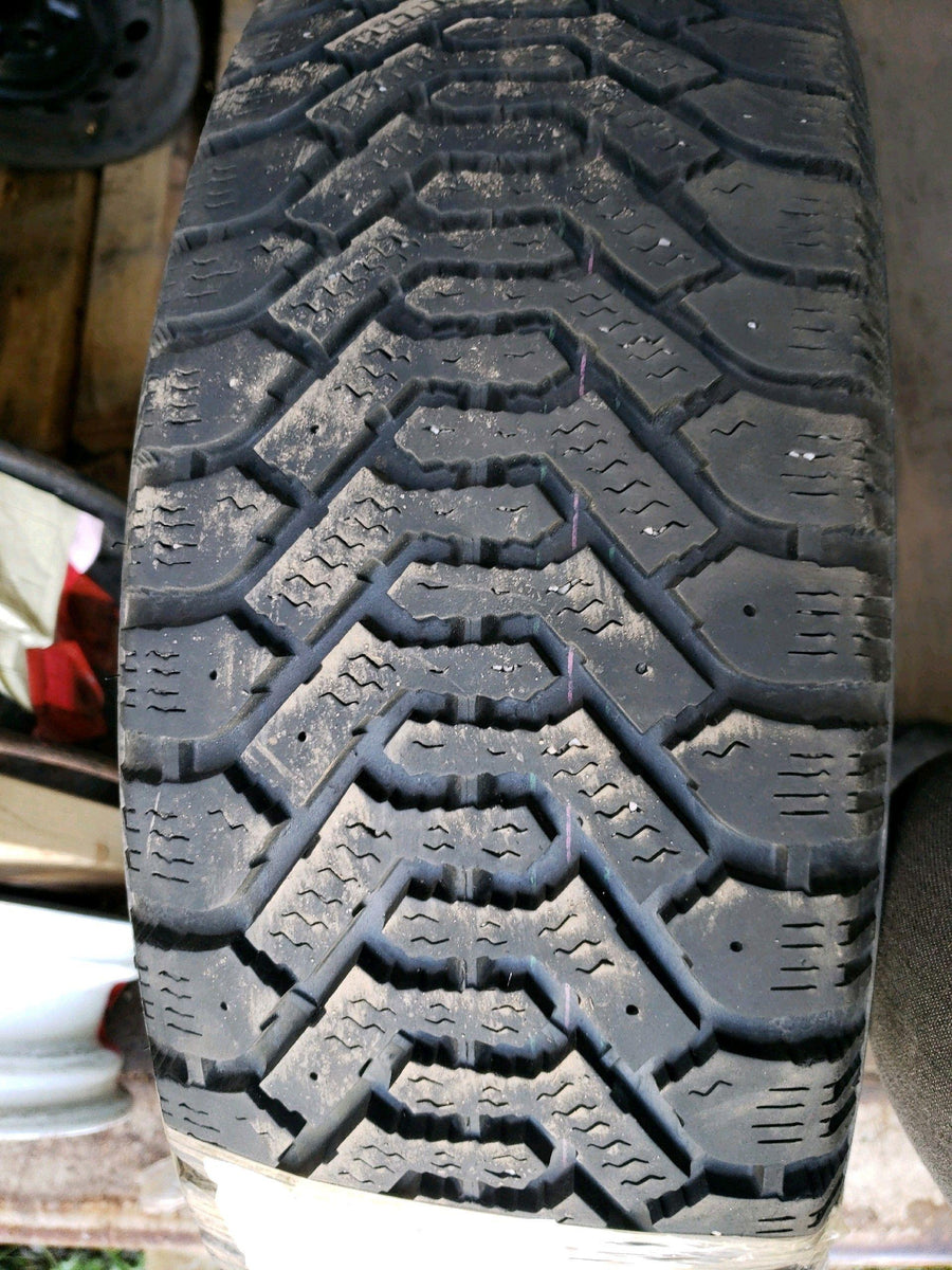 4 x P205/60R15 90S Goodyear Nordic