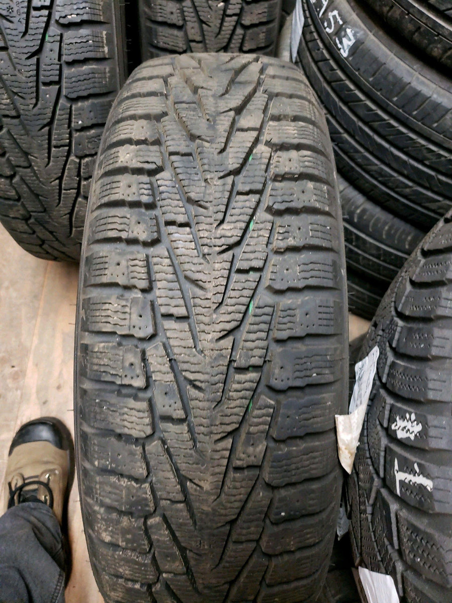4 x P215/70R16 100T Nokian Nordman 7 SUV