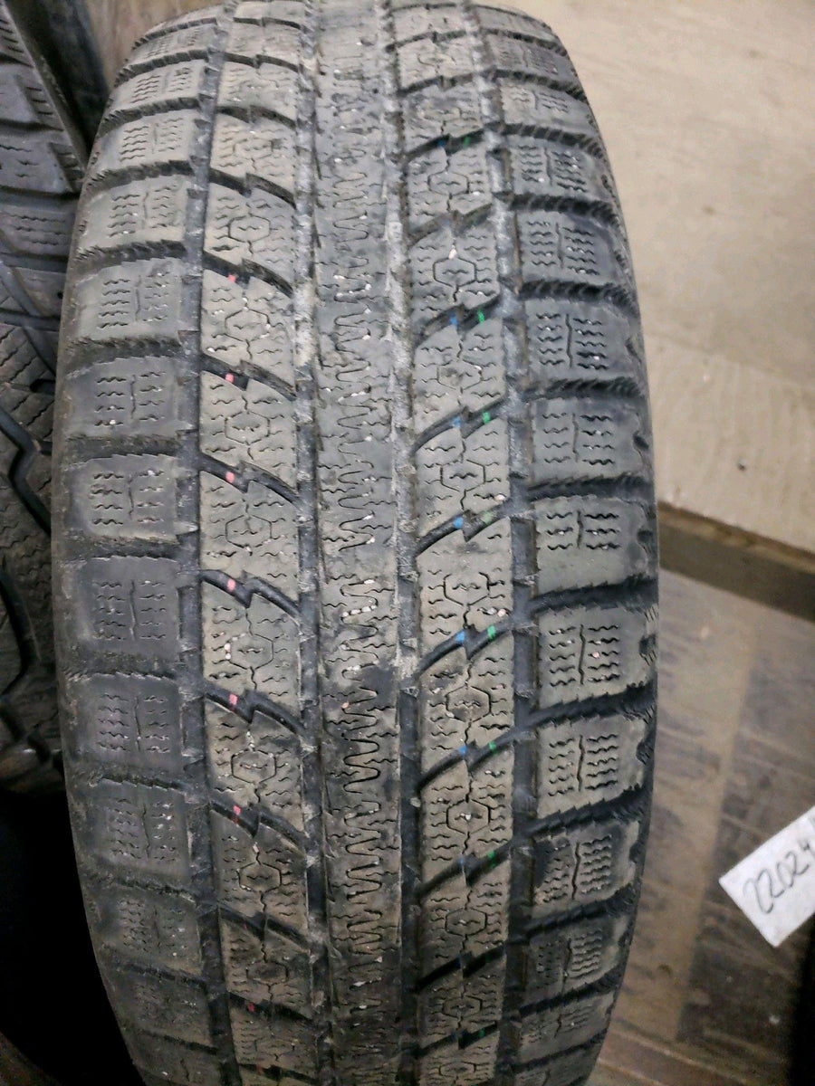 2 x P235/60R17 102T Toyo Observe GSi5