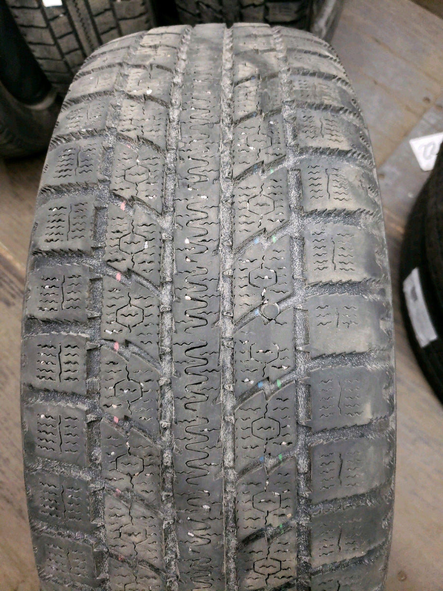 2 x P235/60R17 102T Toyo Observe GSi5