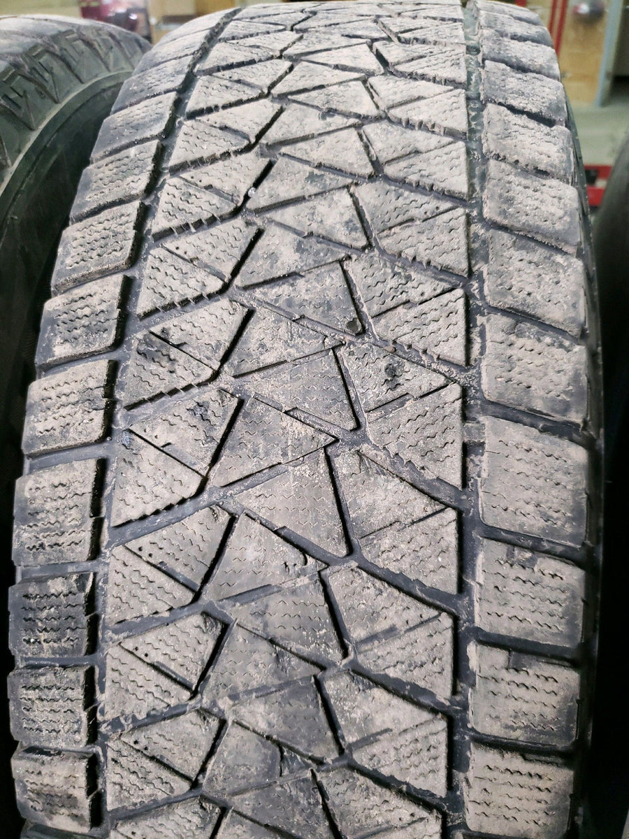 4 x P265/70R17 115R Bridgestone Blizzak DM-V2