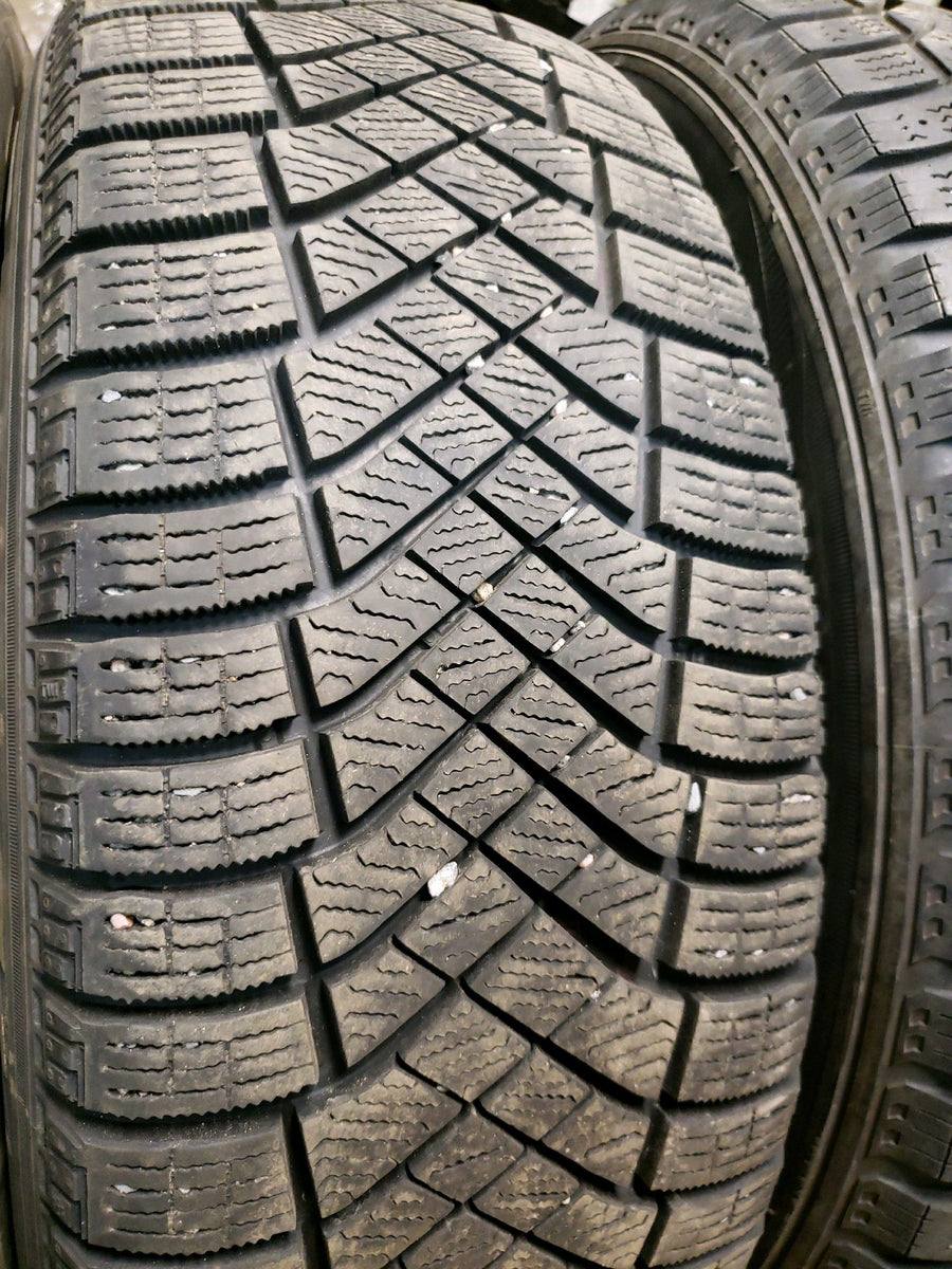 4 x P215/60R16 99H Pirelli Winter Ice Zero FR