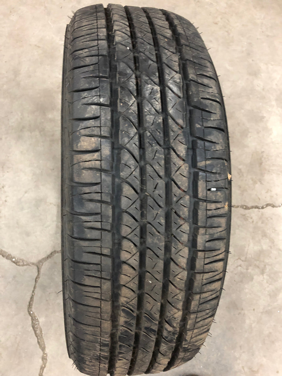 Firestone Affinity Touring T4 215/60/17 - Pneu d'été usagé – Pneus Usagés  Dépôt