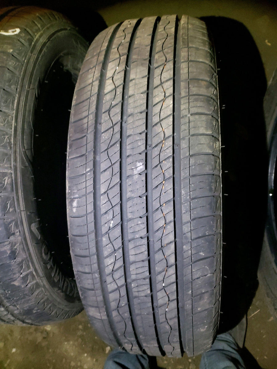 4 x P235/65R17 104H Kumho Crugen Premium