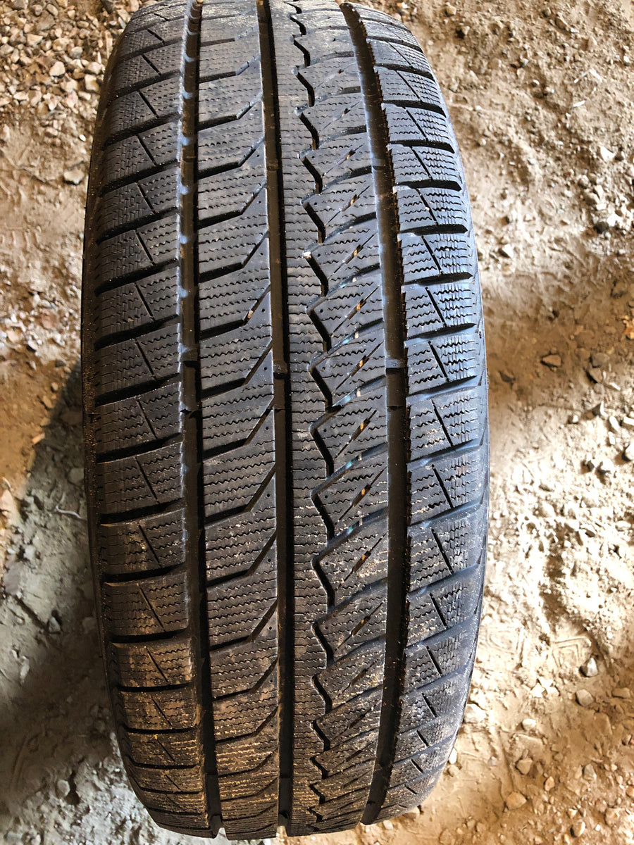 4 x P215/65R16 98H Farroad FRD79