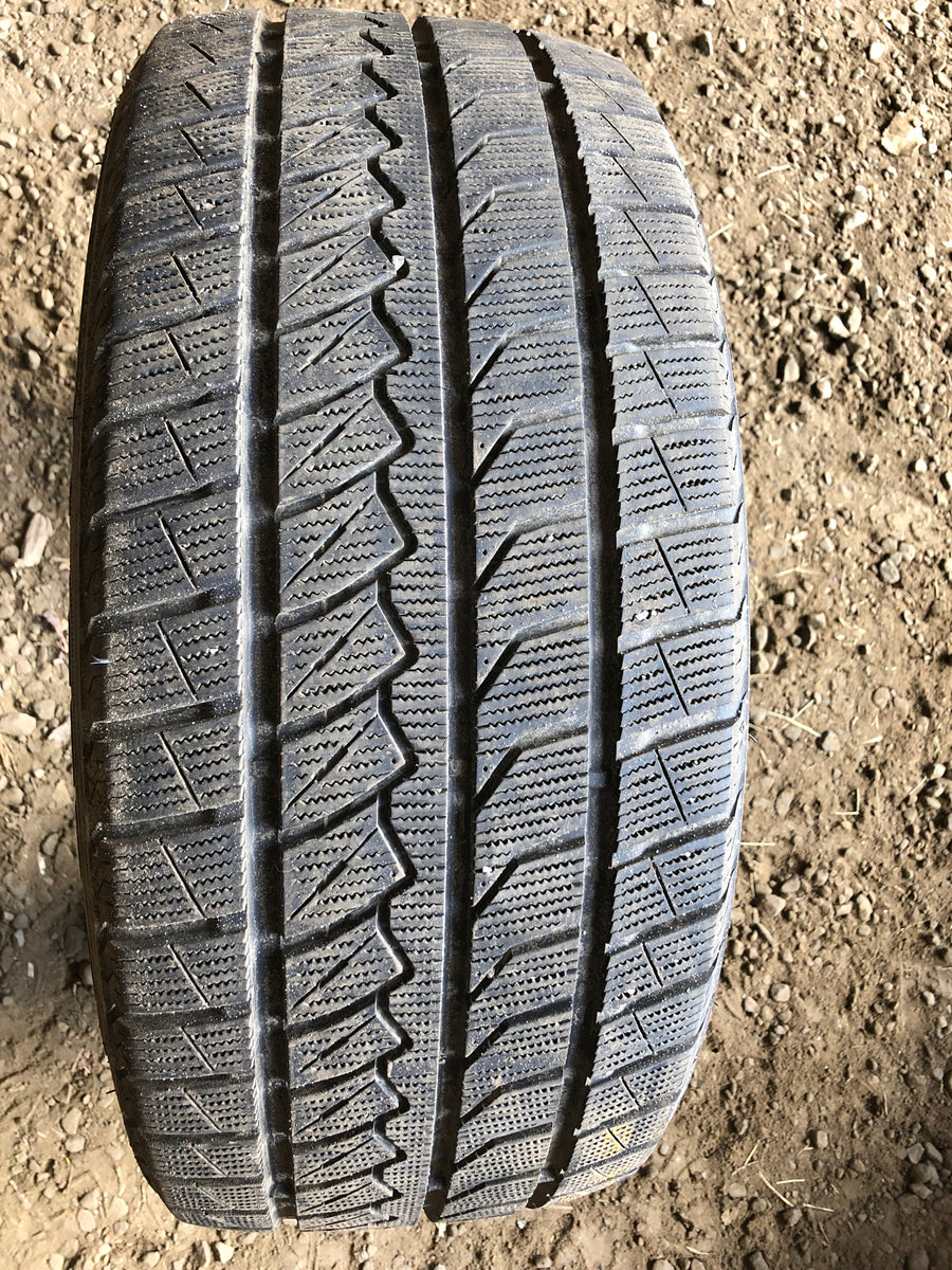 4 x P235/50R18 101V Farroad FRD79