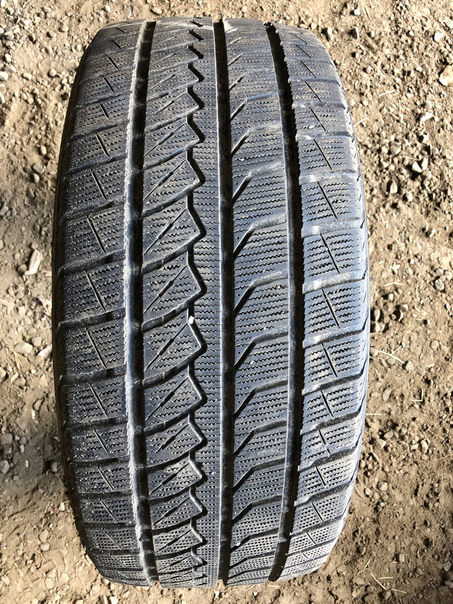 4 x P235/50R18 101V Farroad FRD79