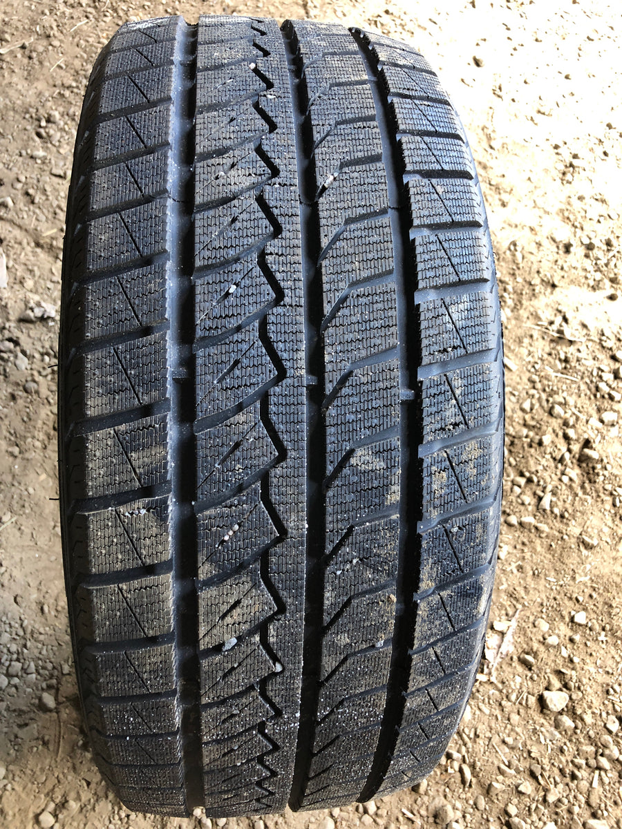 4 x P235/50R18 101V Farroad FRD79