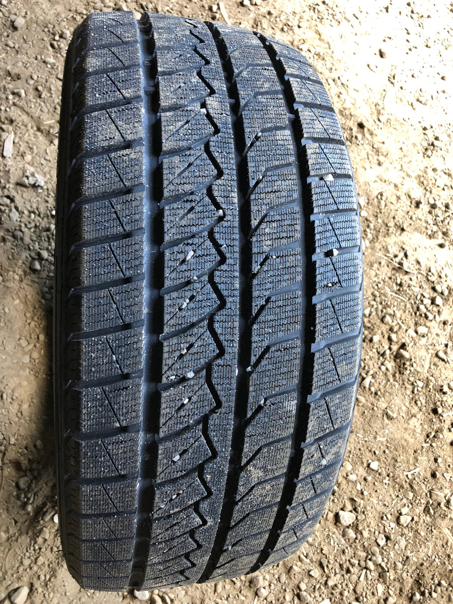 4 x P235/50R18 101V Farroad FRD79