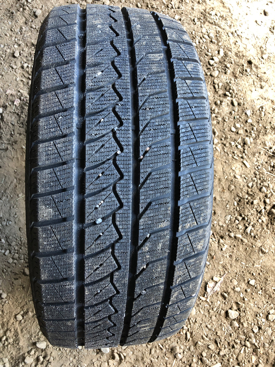 4 x P235/50R18 101V Farroad FRD79