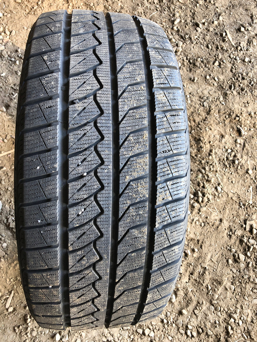 4 x P235/50R18 101V Farroad FRD79