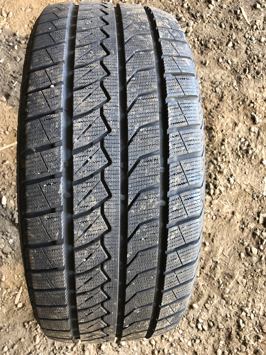 4 x P235/50R18 101V Farroad FRD79