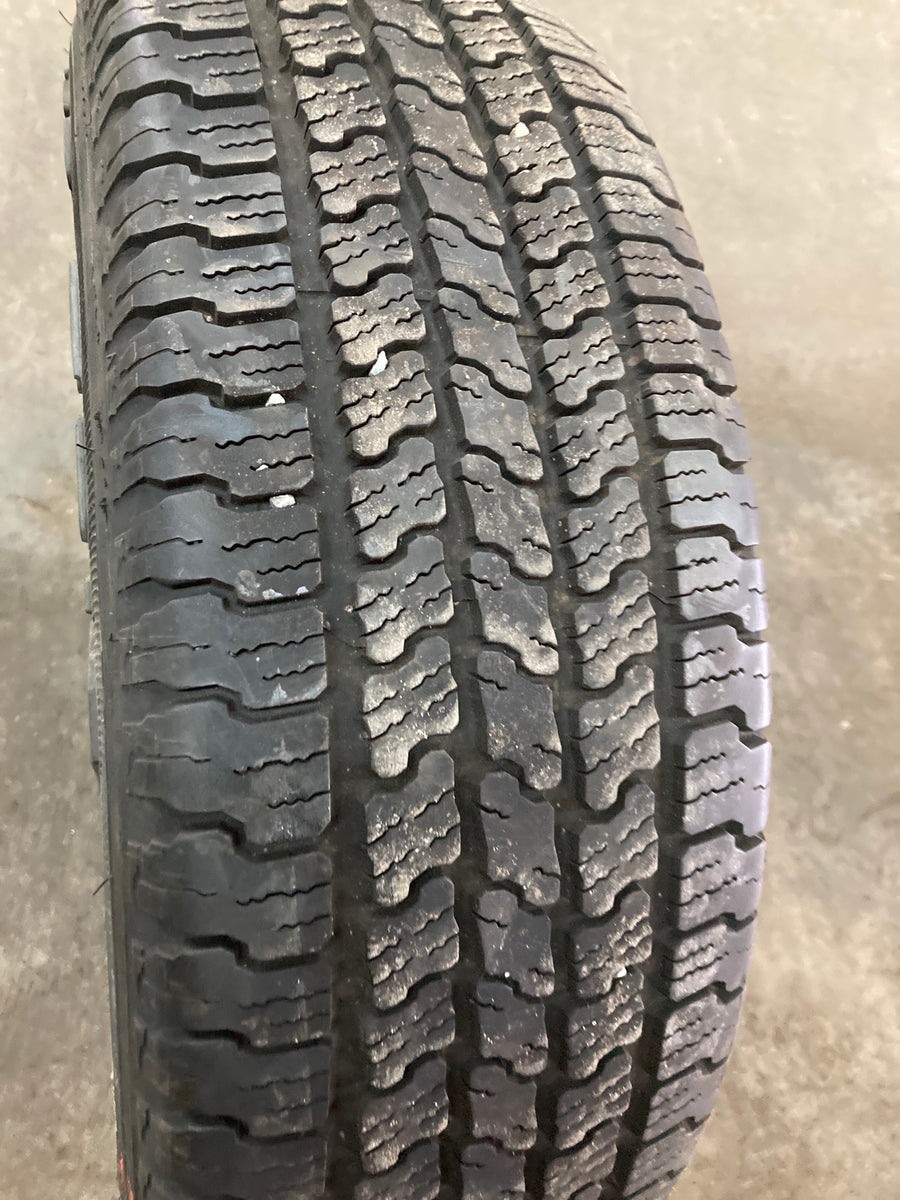 2 x P215/65R17 98S Goodyear Wrangler SR-A