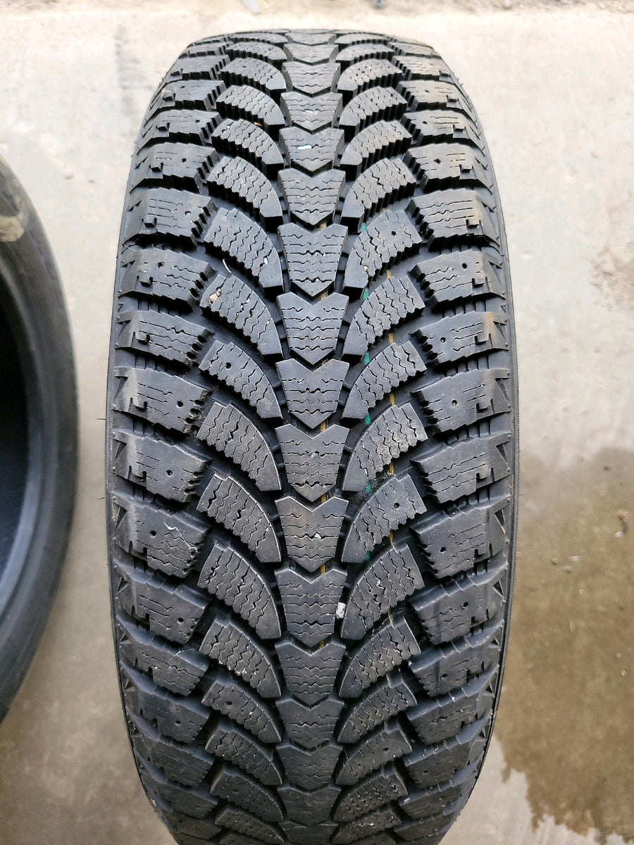 4 x P185/60R15 88T Maxtrek Trek M900 ice