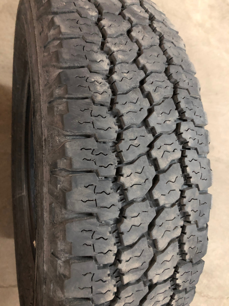 2 x LT225/75R16 115/112R Goodyear Wrangler AT Adventure W/Kevlar (LT)
