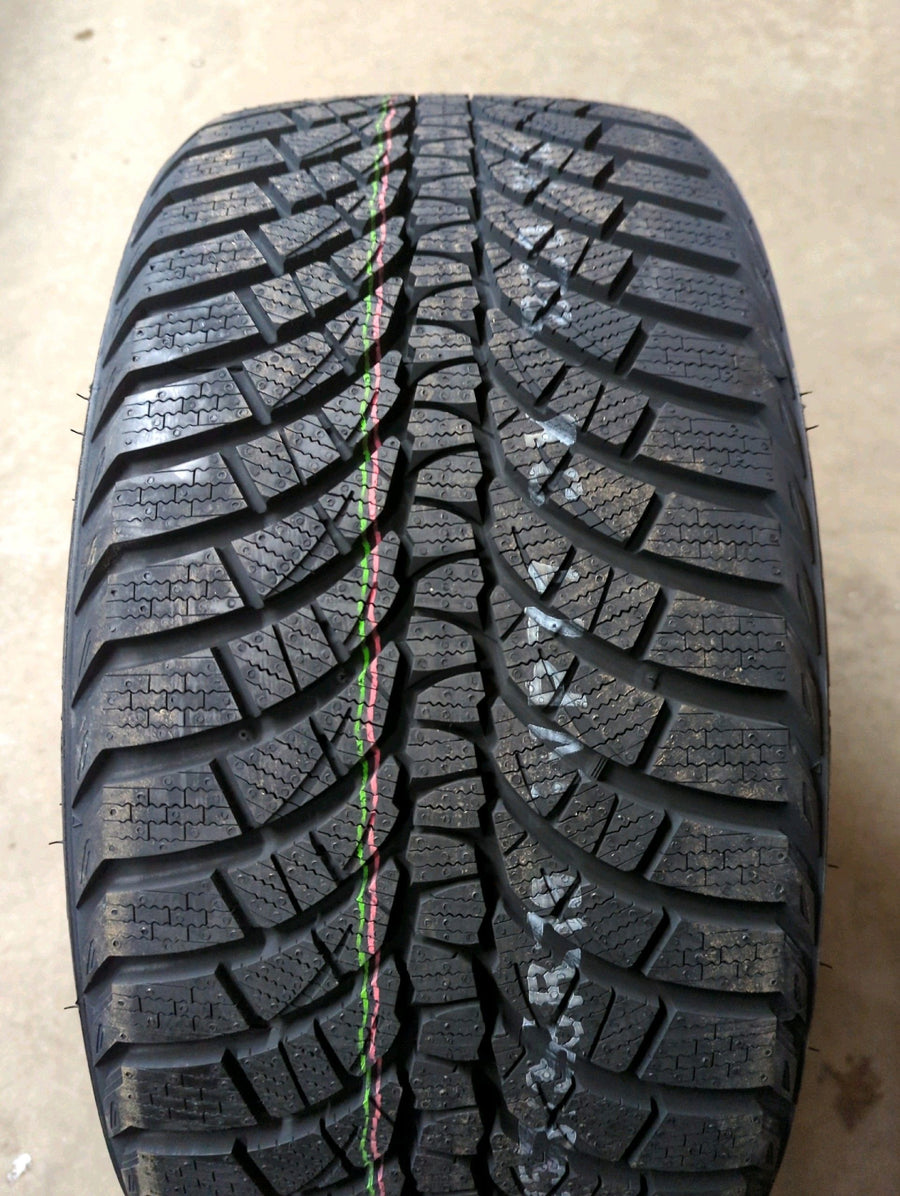 4 x P255/35R19 96V Kumho Wintercraft WP71
