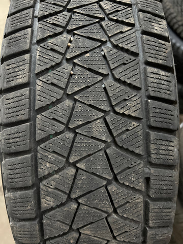 4 x P215/70R16 100S Bridgestone Blizzak DM-V2