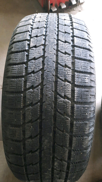 4 x P215/50R18 92T Toyo Observe GSi5