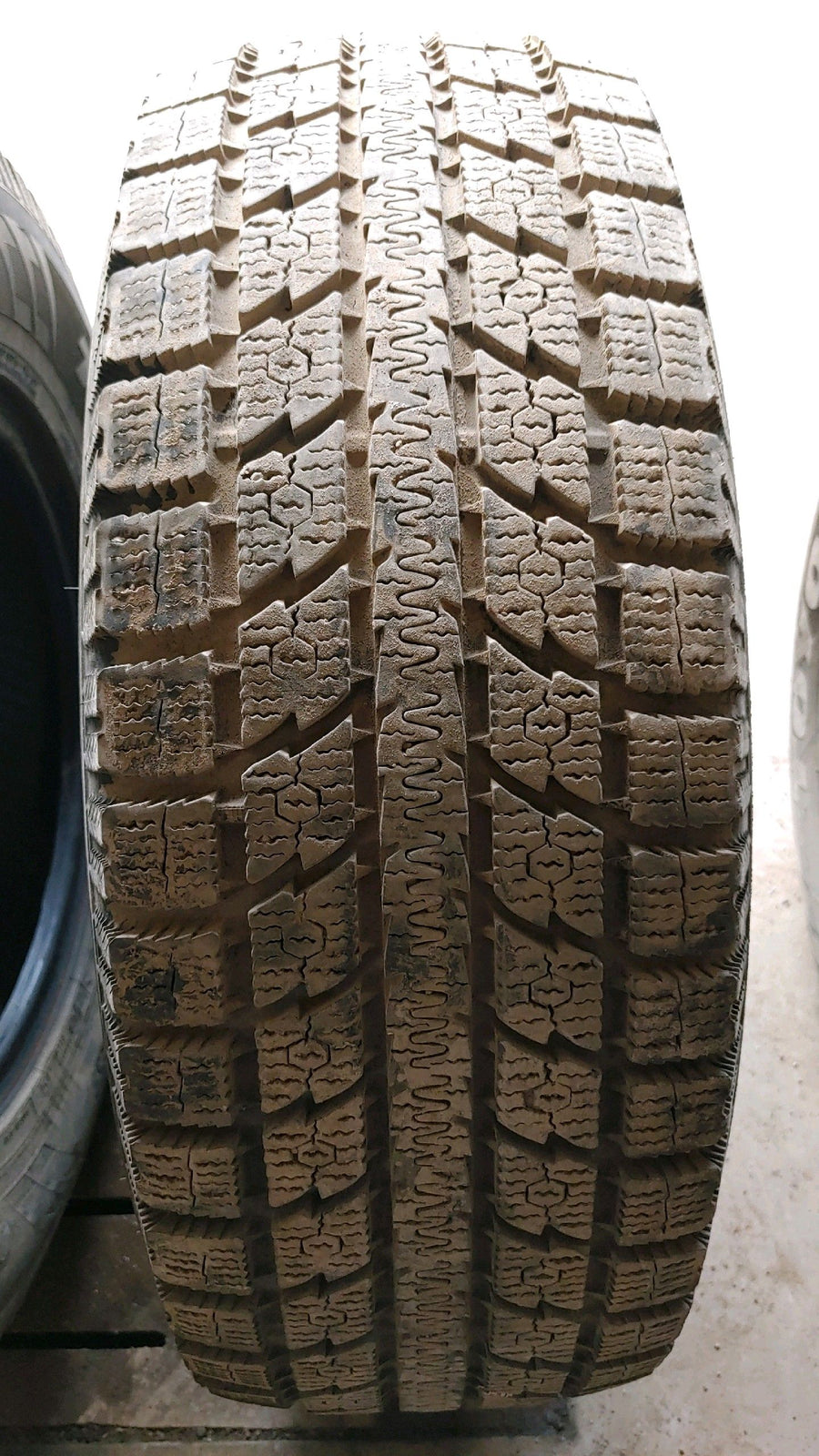 4 x P225/70R15 109T Toyo Observe GSi5