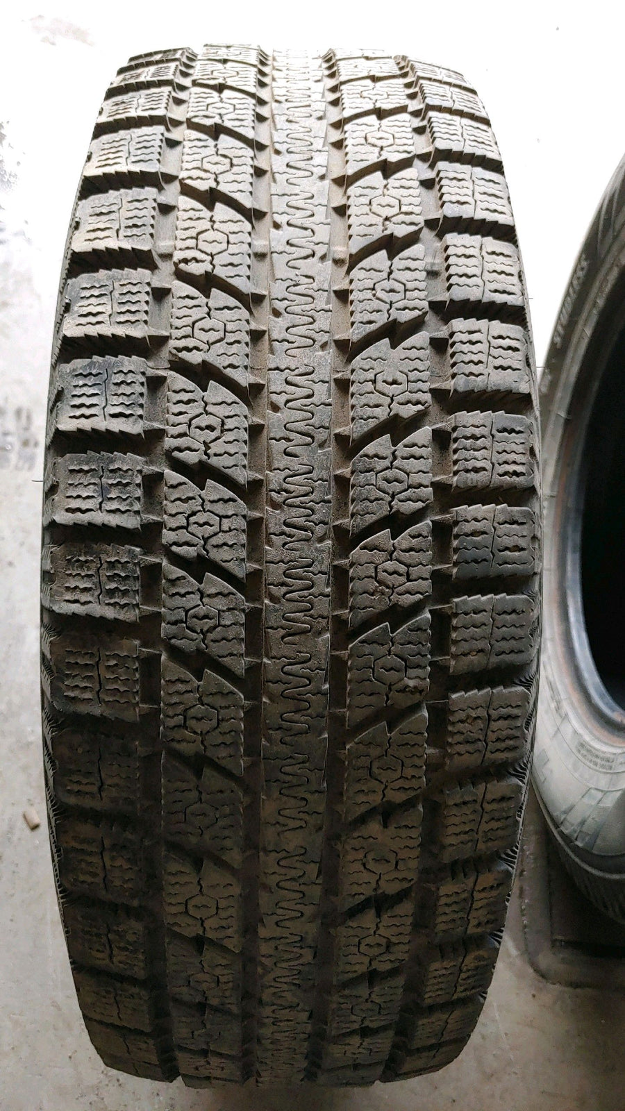4 x P225/70R15 109T Toyo Observe GSi5