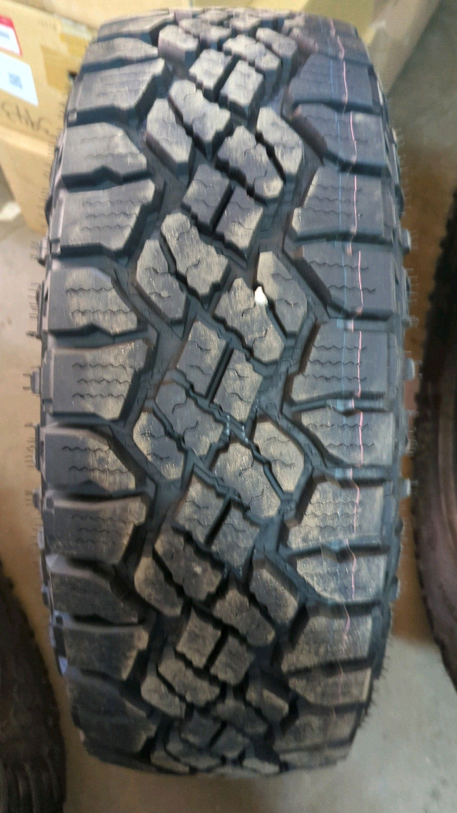 4 x LT275/65R18 113/110Q Goodyear Wrangler Duratrac