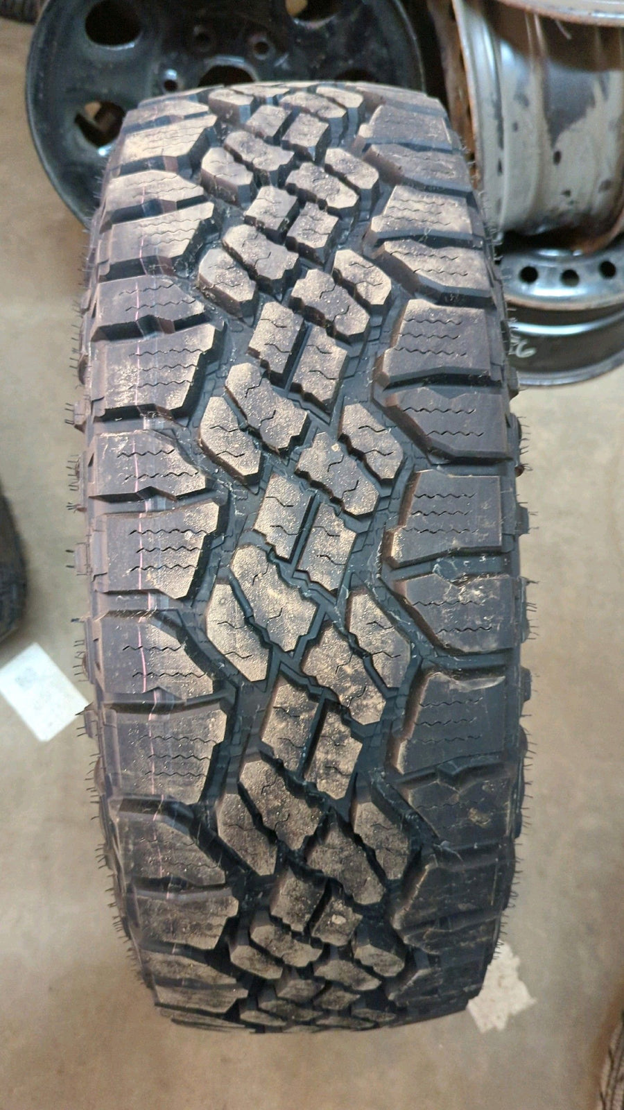4 x LT275/65R18 113/110Q Goodyear Wrangler Duratrac