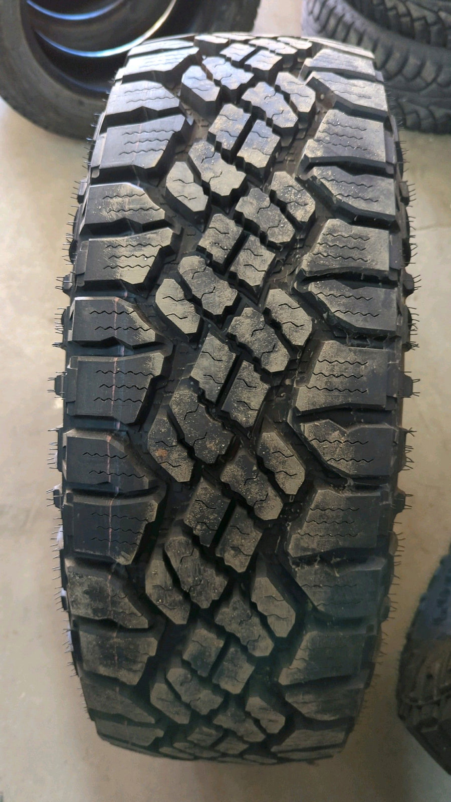 4 x LT275/65R18 113/110Q Goodyear Wrangler Duratrac