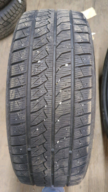 2 x P215/55R18 99H Farroad FRD79