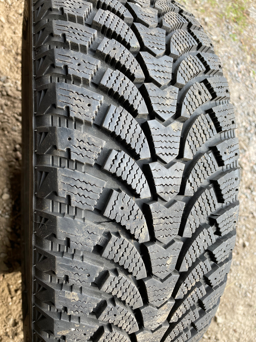 4 x P225/55R18 98T Maxtrek Trek M900 ice