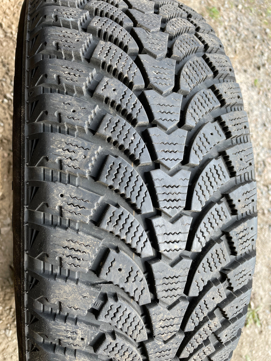 4 x P225/55R18 98T Maxtrek Trek M900 ice