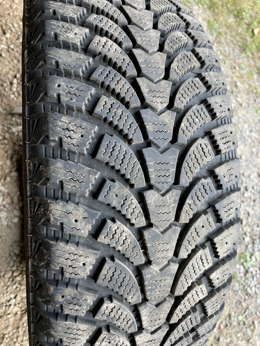 4 x P225/55R18 98T Maxtrek Trek M900 ice